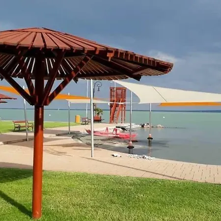 Ti-ni Apartman Csopak