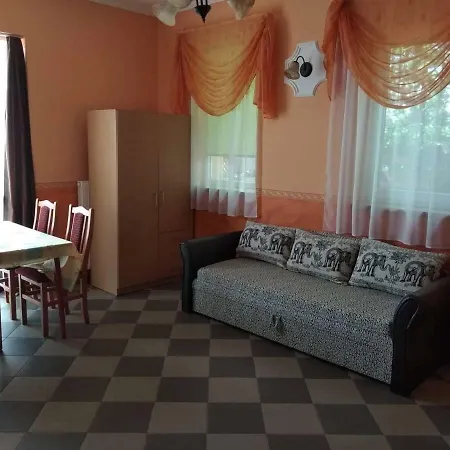 Ti-ni Apartman Lejlighed
